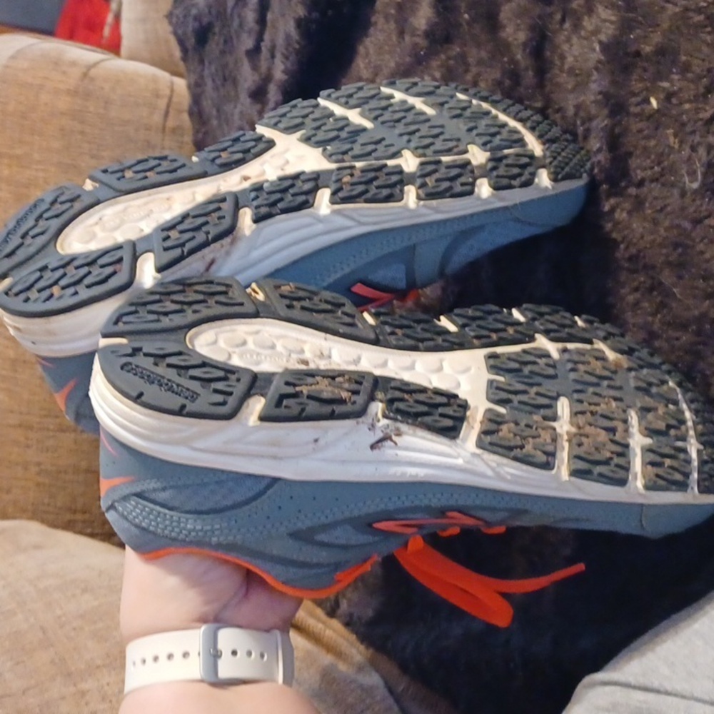 Size 10 ladys New Balance - Picture 4 of 4